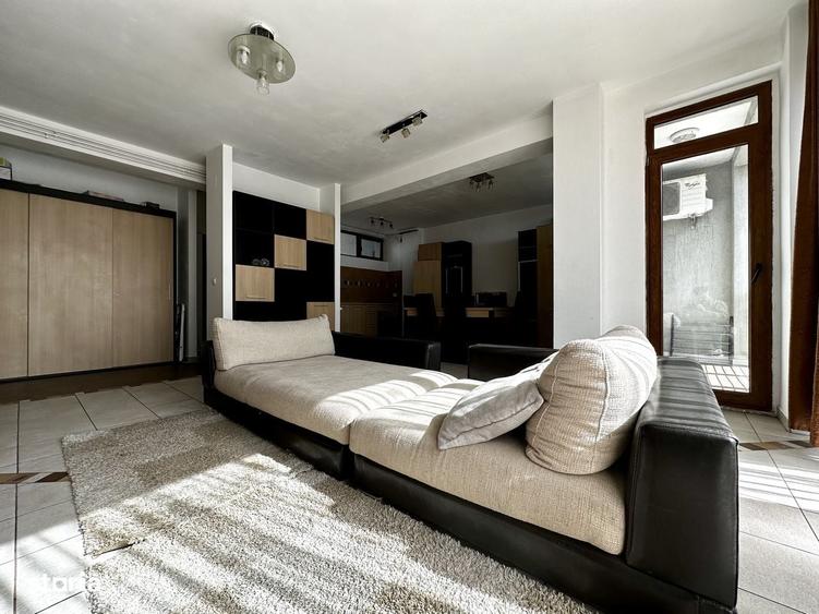 Apartament cu 3 camere în Complex Studențesc