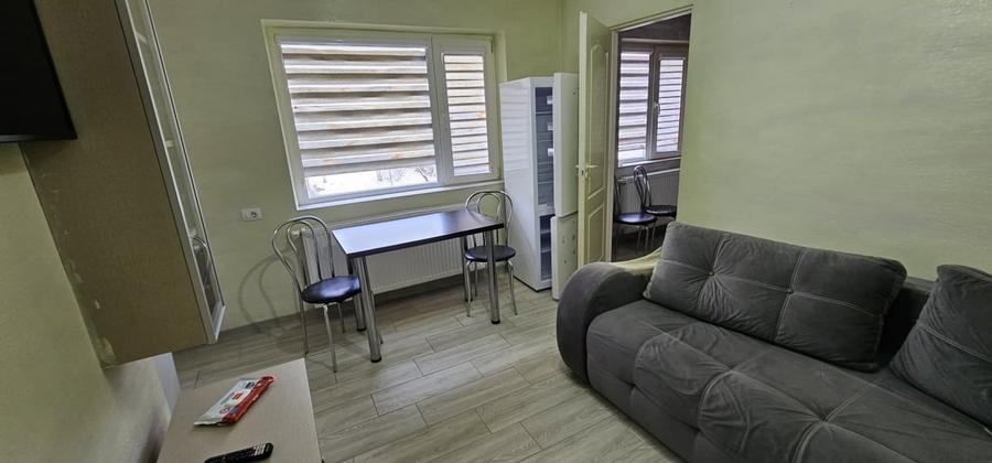 Apartament cu 2 camere semidecomandat, mobilat în Târgu Ocna