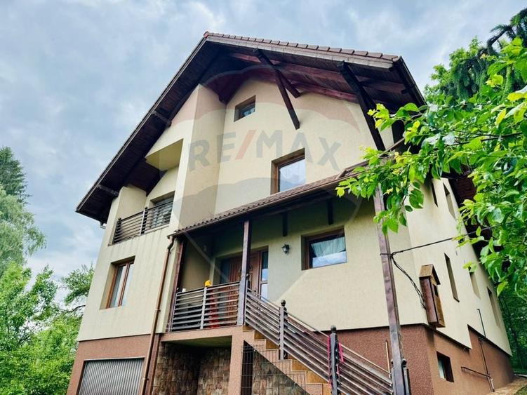 Casă individuală cu 5 camere cu Teren 1112 Mp în Satulung