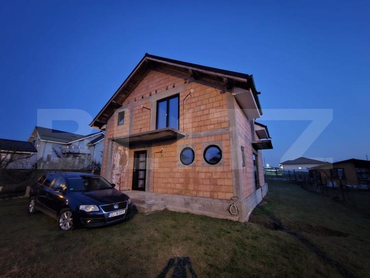Casă individuală cu 4 camere cu Teren 800 Mp în Șimnicu de Sus