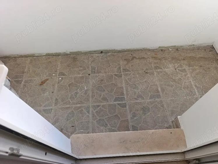 Apartament cu 3 camere decomandat în Precista