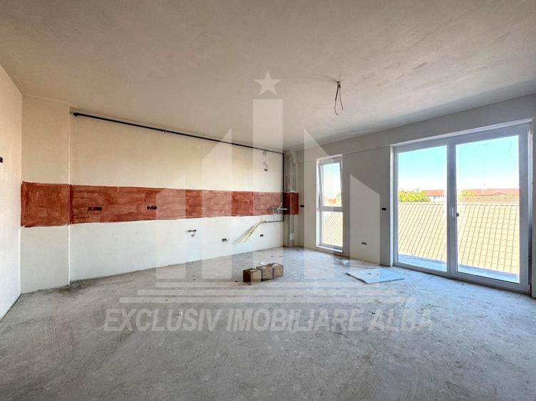 Apartament cu 3 camere decomandat în Cetate
