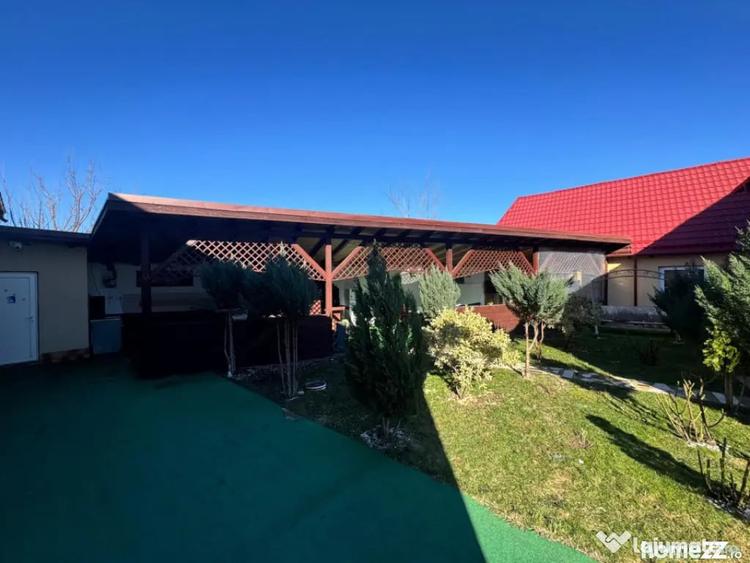 Casă cu 7 camere cu Teren 960 Mp în Central