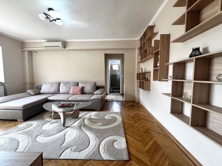 Apartament cu 2 camere semidecomandat, mobilat în Ultracentral