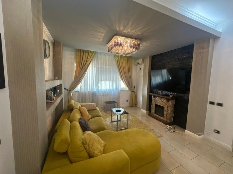 Apartament cu 3 camere semidecomandat în Rosetti