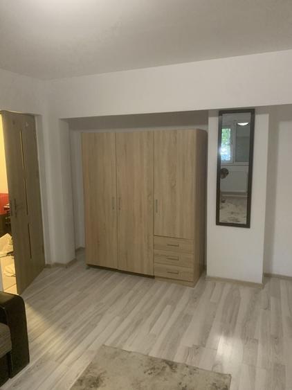 Garsonieră decomandată în Luminiș