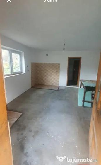 Casă cu 5 camere în Dăbâca
