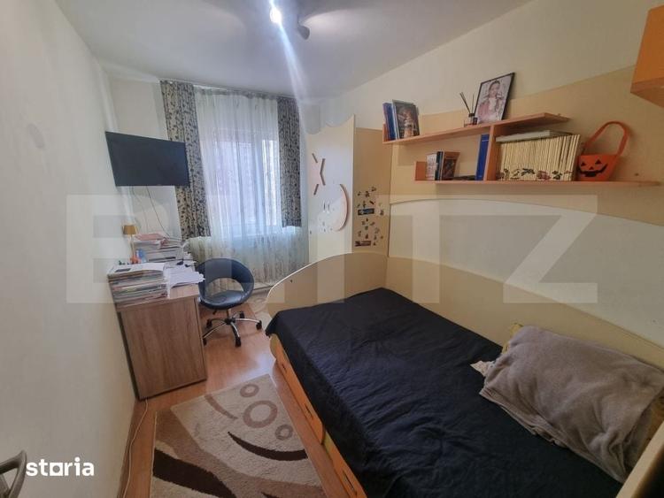 Apartament cu 3 camere semidecomandat, mobilat în Craiovița Nouă