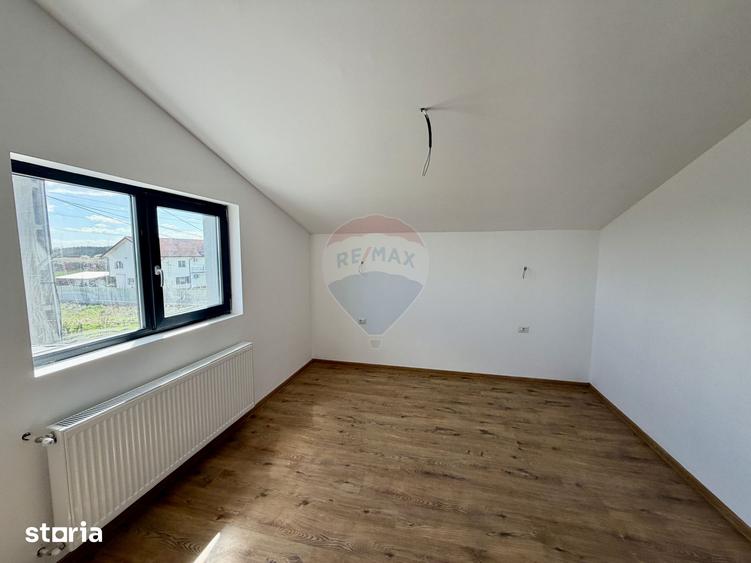 Casă cu 3 camere cu Teren 400 Mp în Golești