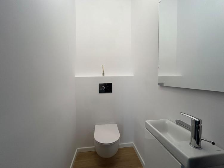 Penthouse cu 3 camere decomandat în Herăstrău