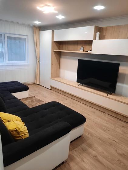 Apartament cu 3 camere decomandat în Decebal
