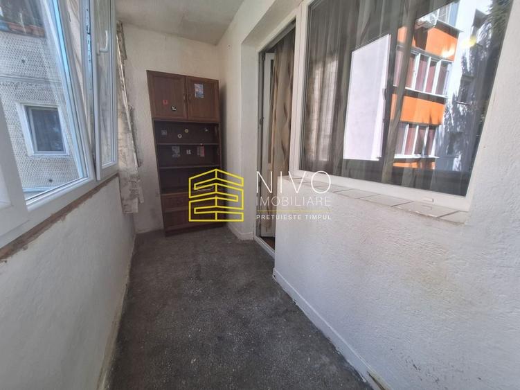 Apartament cu 3 camere decomandat, mobilat în Dâmbu Pietros