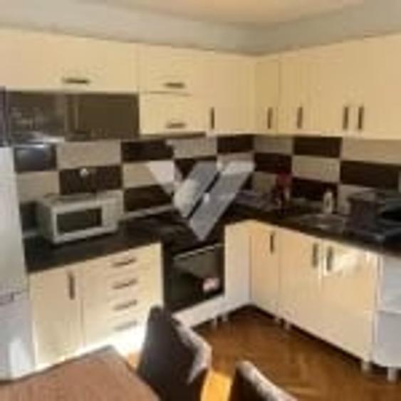 Apartament cu 3 camere decomandat, mobilat în Central
