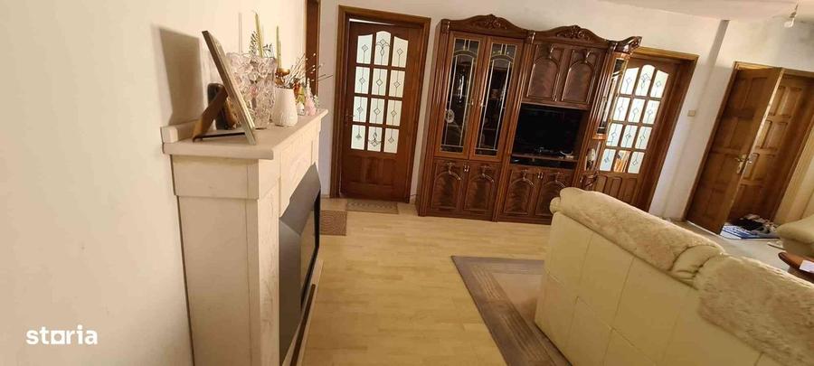 Casă cu 4 camere cu Teren 410 Mp în Anda