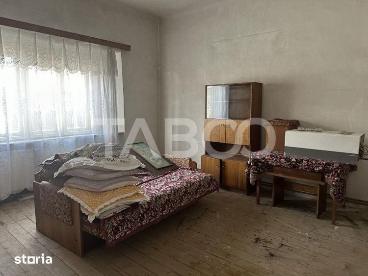 Casa cu potential de investitie in centrul satului 1540 mp teren - 13