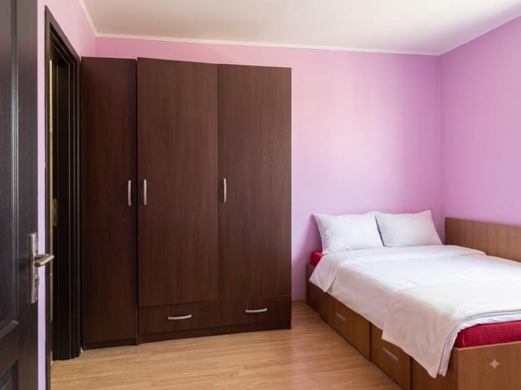 Apartament cu 2 camere semidecomandat, mobilat în Km 4-5