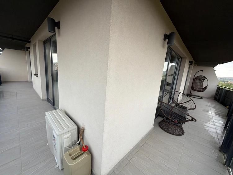 Apartament cu 3 camere semidecomandat, mobilat în Gheorgheni