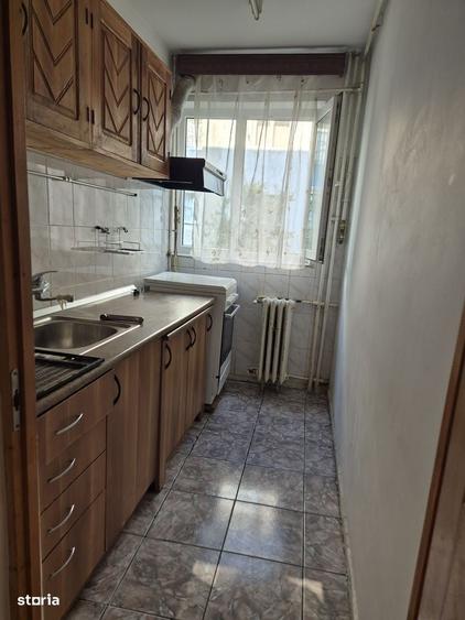 Apartament cu 3 camere nedecomandat în Malu Roșu
