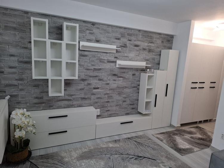 Apartament cu 3 camere decomandat în Galata