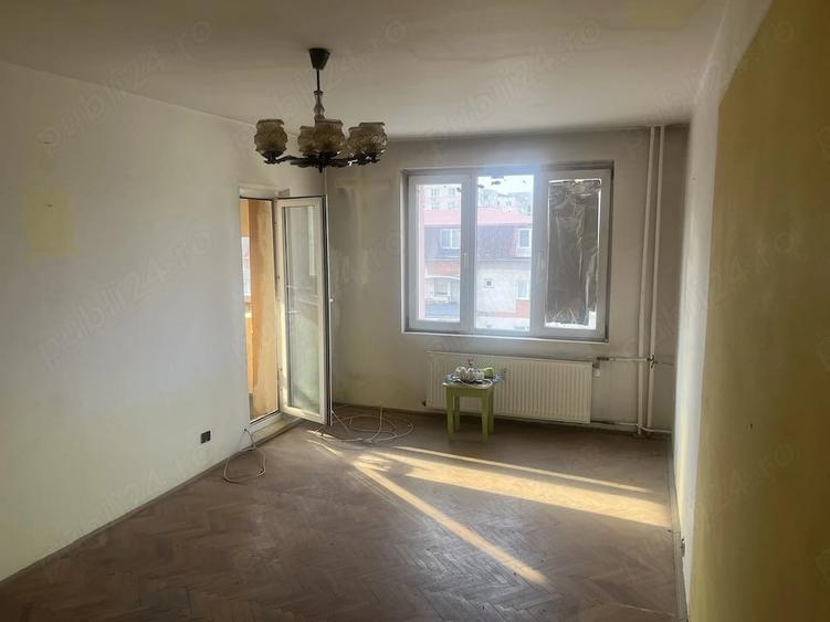 Apartament cu 3 camere decomandat în Complex Studențesc