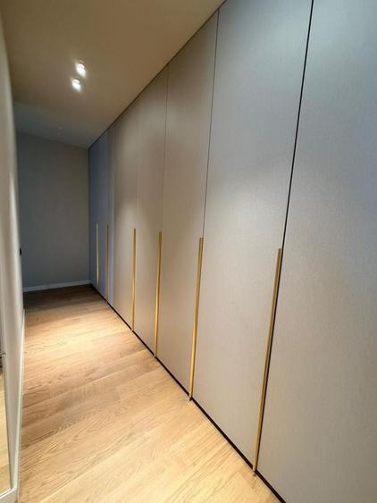 Apartament cu 3 camere semidecomandat în Herăstrău