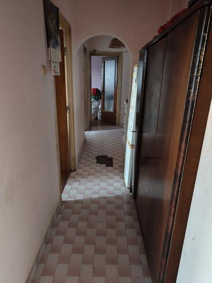 Apartament cu 3 camere decomandat în Drumul Taberei