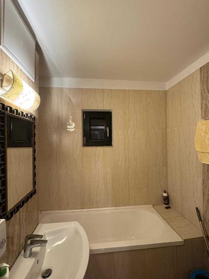 Apartament cu 3 camere decomandat în Exterior Vest