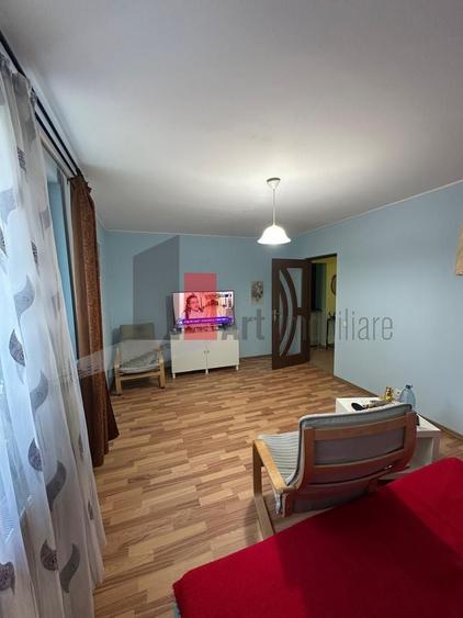 Apartament cu 3 camere decomandat în Drumul Taberei