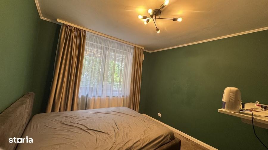Apartament cu 4 camere decomandat în Central