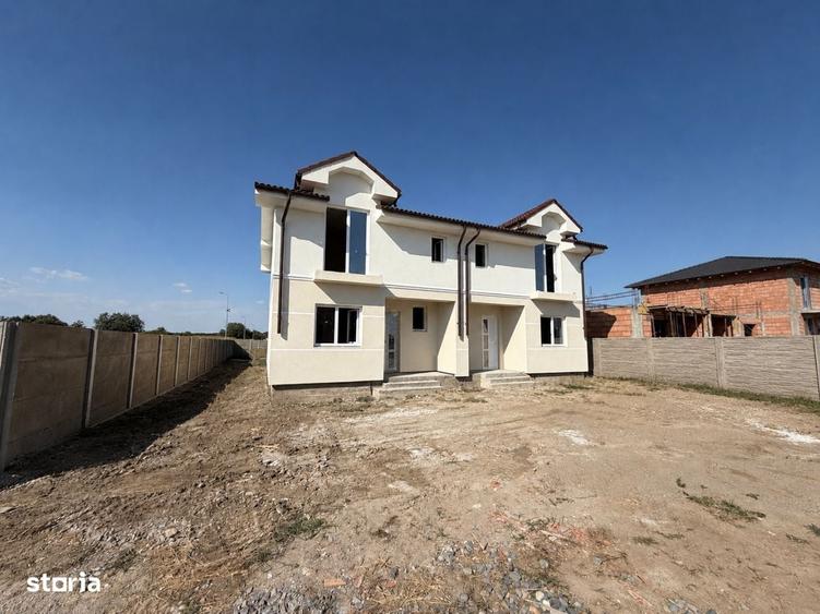 Casă cu 4 camere în Moșnița Veche