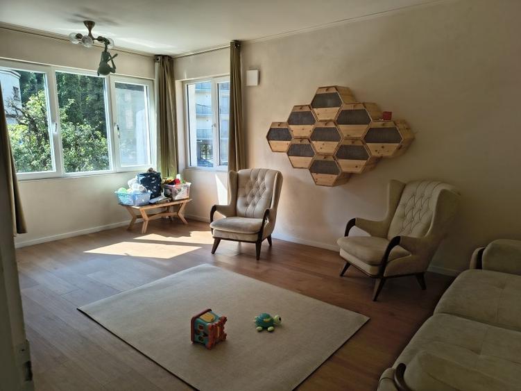 Apartament cu 3 camere decomandat în Drumul Carului