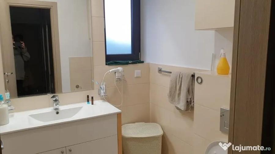 Apartament cu 3 camere decomandat în Băneasa