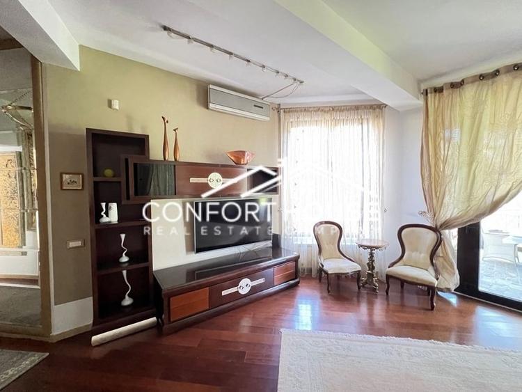 Duplex cu 7 camere cu Canalizare în Iancu Nicolae