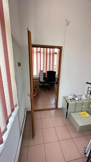 Birou, de 70 mp, în Central