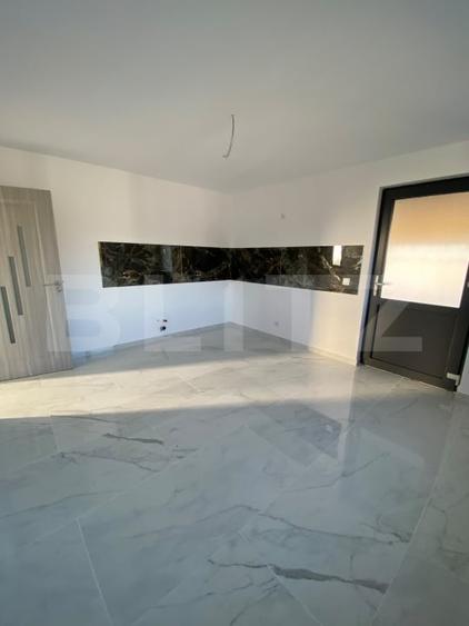 Duplex cu 4 camere cu Canalizare în Petriș