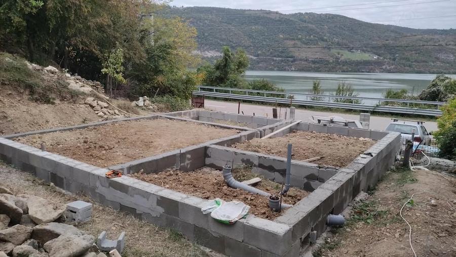 Teren de 200 mp, în Dubova