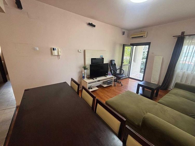Apartament cu 3 camere decomandat în Exterior Vest