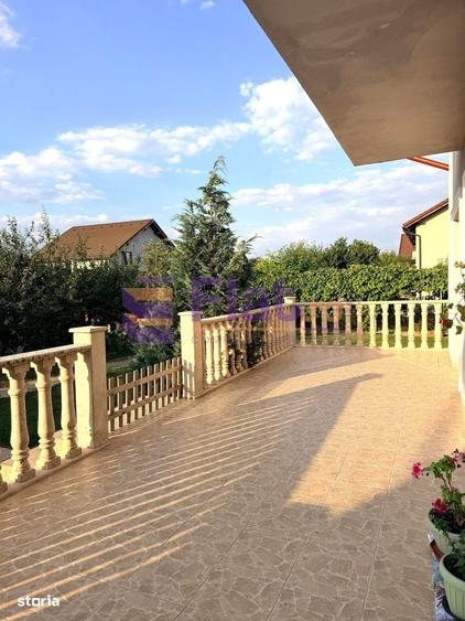 Casă cu 4 camere cu Teren 1038 Mp în Sânpetru