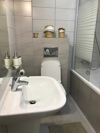 Garsonieră decomandată, mobilată în Băneasa