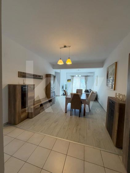 Apartament cu 3 camere semidecomandat, mobilat în Sub Arini