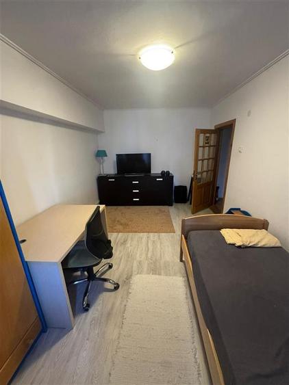 Apartament cu 3 camere decomandat în Brăilei