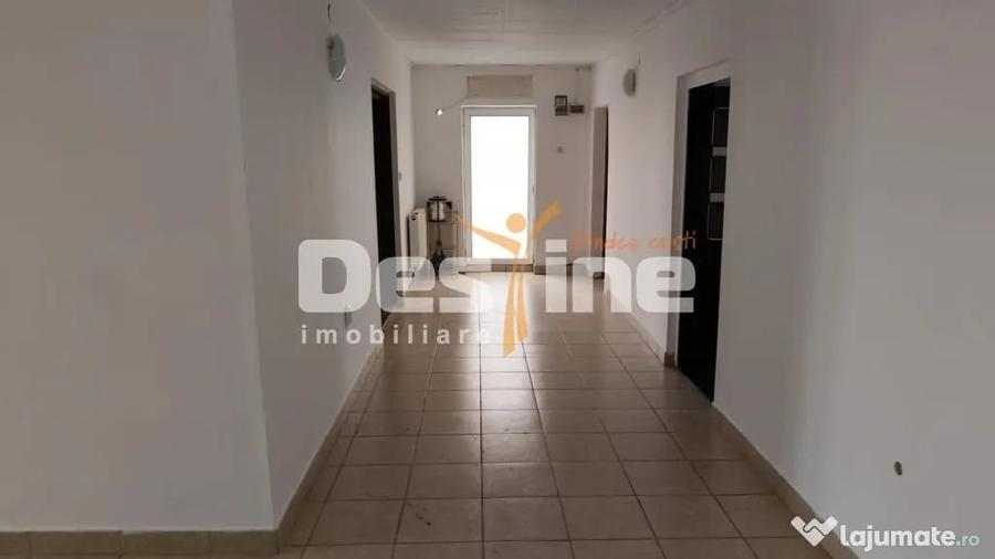 Casă cu 7 camere cu Teren 775 Mp în Păulești