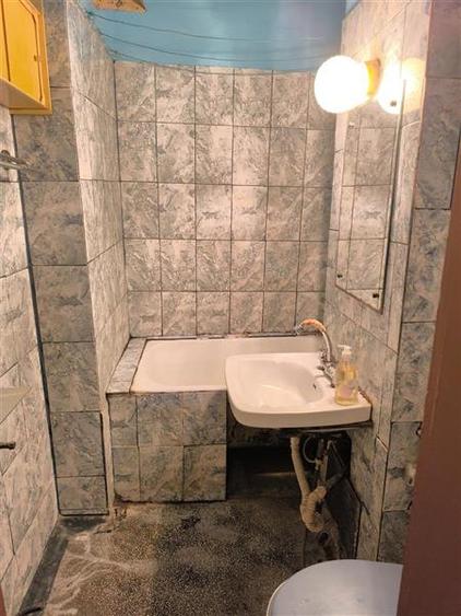 Apartament cu 3 camere semidecomandat în Brâncoveanu