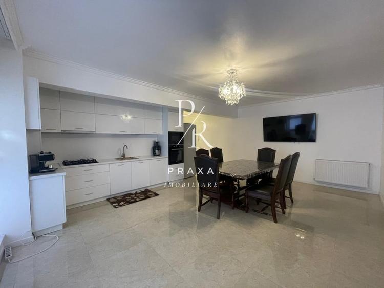 Apartament cu 4 camere semidecomandat, mobilat în Florești