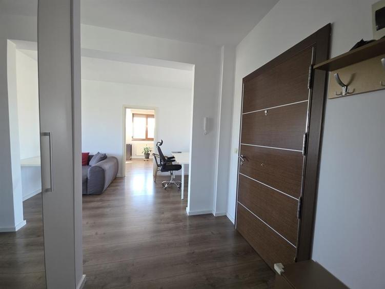 Apartament cu 2 camere semidecomandat în Plopilor