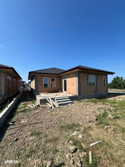 Casă cu 3 camere cu Teren 500 Mp în Burdea