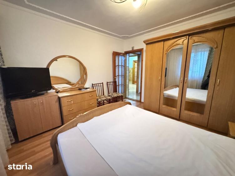 Apartament cu 3 camere decomandat în Mioriței