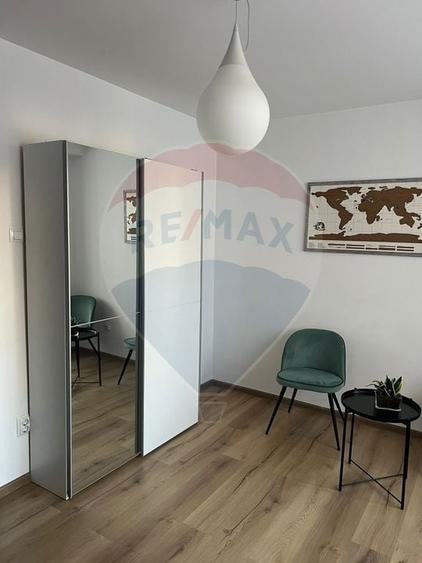 Apartament cu 3 camere decomandat, mobilat în Știrbei Vodă