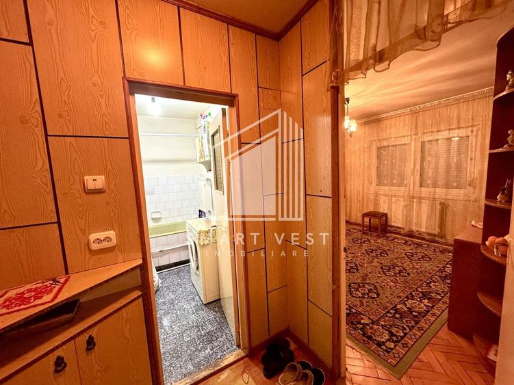 Apartament cu 2 camere decomandat în Micro 17