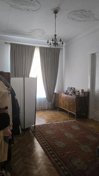 Inchiriez apartament 2 camere zona ultracentrala - 1